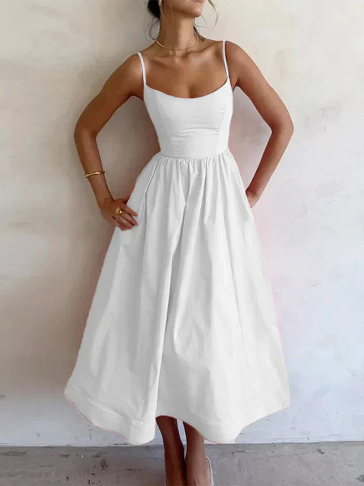 Sophie – Elegant Scoop Neck Strap Dress
