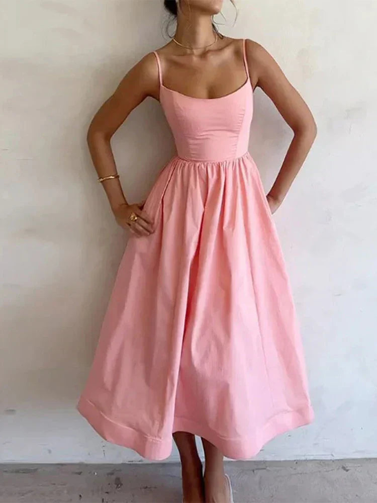 Sophie – Elegant Scoop Neck Strap Dress