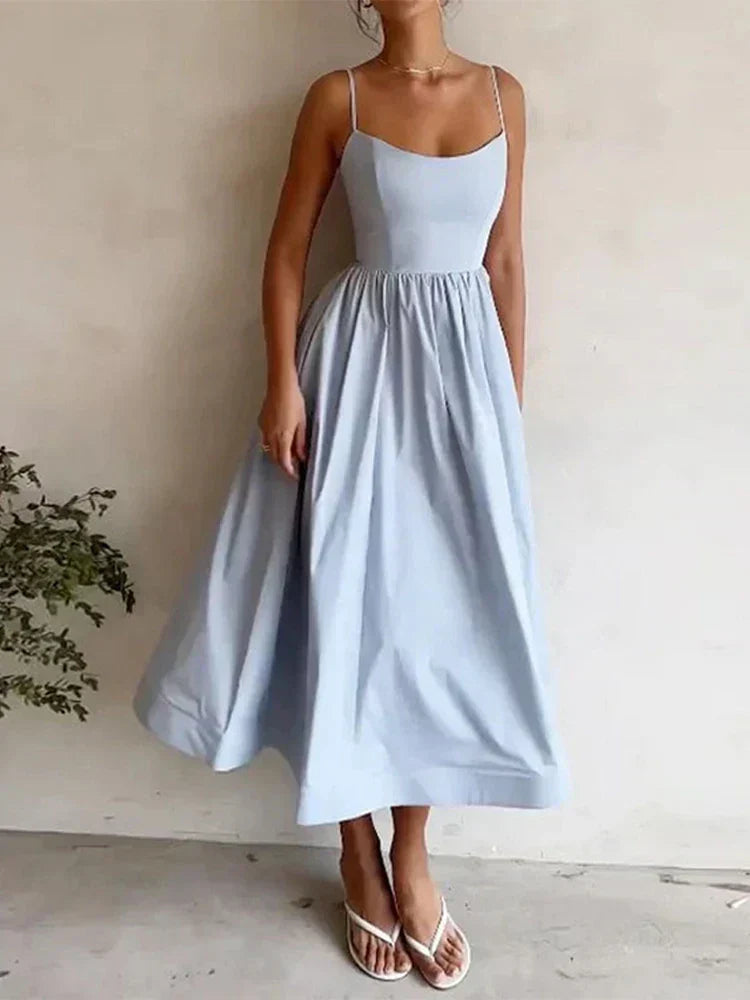 Sophie – Elegant Scoop Neck Strap Dress