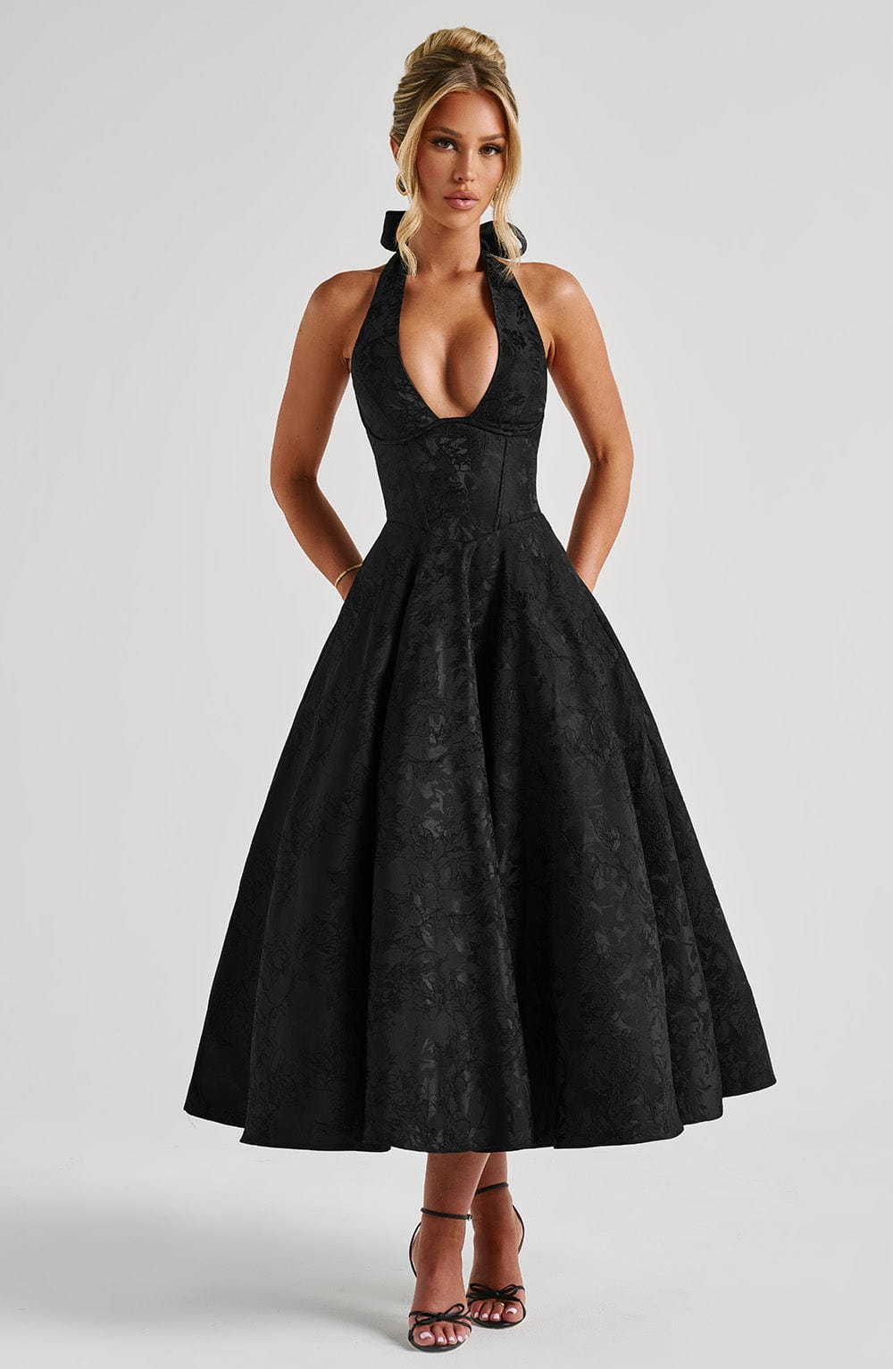 Gisella – Vintage Bow Halter Dress
