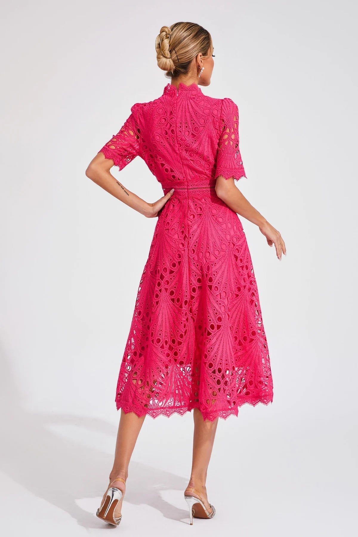 Vorelle - Casual Flower Embroidery Short Sleeve Dress